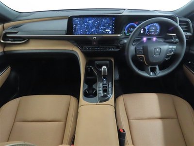 صورة 3 لـ 2025 Toyota CROWN SPORT