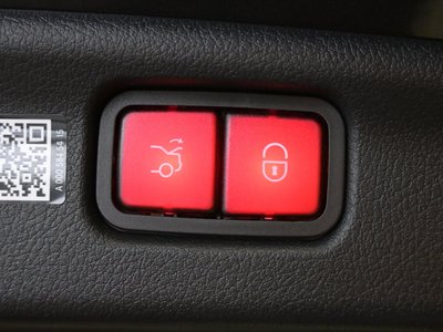 2025 Mercedes-BENZ C-CLASS — миниатюра 62