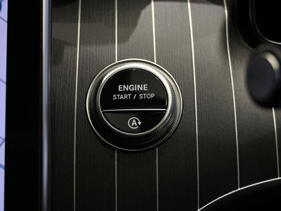 2025 Mercedes-BENZ C-CLASS — миниатюра 40
