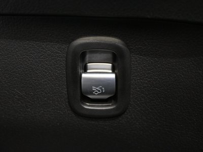 2025 Mercedes-BENZ C-CLASS — миниатюра 19