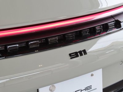 2026 Porsche 911 photo 9