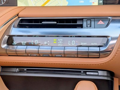 صورة 49 لـ 2021 Lexus LC CONVERTIBLE