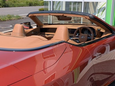 صورة 32 لـ 2021 Lexus LC CONVERTIBLE