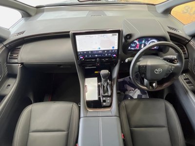 2025 Toyota ALPHARD — фото 2