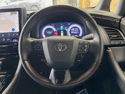 2025 Toyota ALPHARD — фото 11