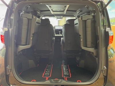 2025 Toyota ALPHARD — фото 10