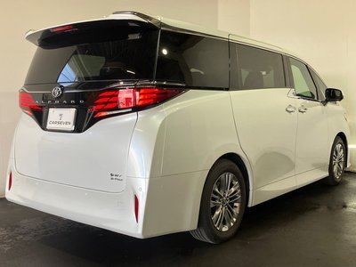 صورة 29 لـ 2024 Toyota ALPHARD