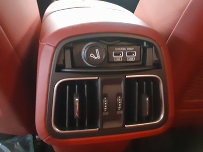 2017 Maserati LEVANTE — фото 27