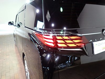 2025 Toyota ALPHARD — фото 30