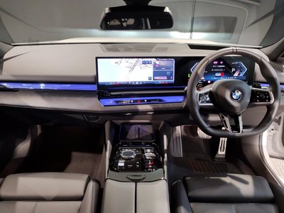 2024 BMW 5 SERIES — миниатюра 50