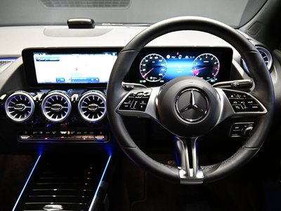 2025 Mercedes-BENZ GLA photo 16