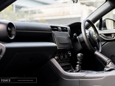 2025 Toyota GR86 thumbnail 2