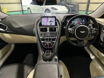 2018 Aston Martin DB11 — миниатюра 3