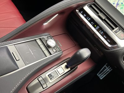 2018 Lexus LC thumbnail 17