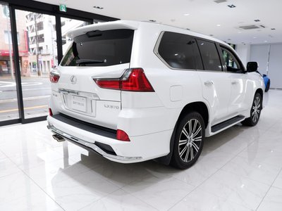 2021 Lexus LX thumbnail 18