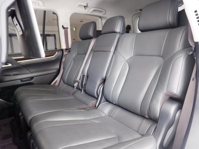 2021 Lexus LX thumbnail 41