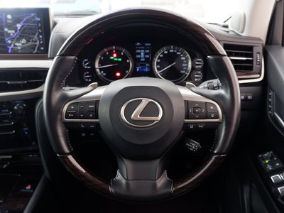 2021 Lexus LX thumbnail 30