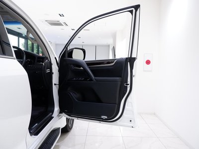 2021 Lexus LX thumbnail 25