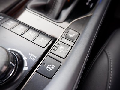 2021 Lexus LX thumbnail 35