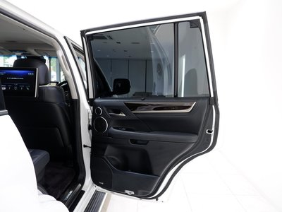 2021 Lexus LX thumbnail 40