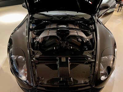 2011 Aston Martin DB9 — фото 17