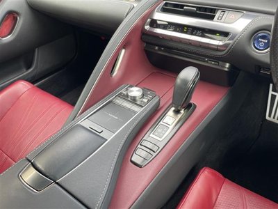 2017 Lexus LC — фото 18