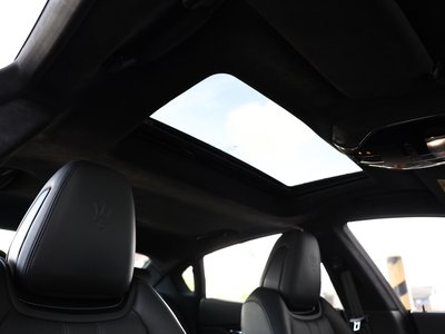 2021 Maserati QUATTROPORTE — фото 12
