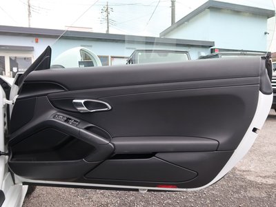 2015 Porsche BOXSTER thumbnail 32