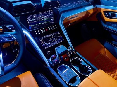 2019 Lamborghini URUS — фото 13