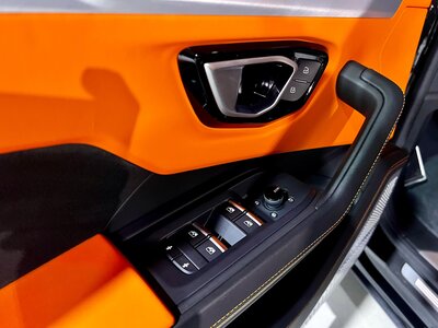 2019 Lamborghini URUS — фото 7