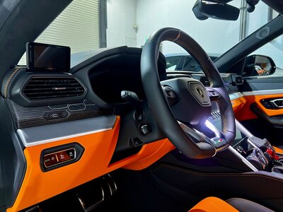 2019 Lamborghini URUS — фото 9