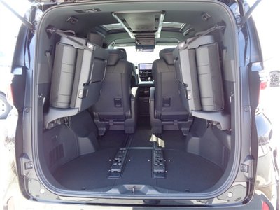 2023 Toyota ALPHARD — фото 18