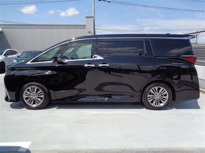 2023 Toyota ALPHARD — фото 9