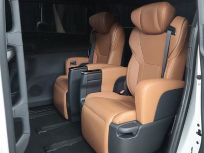 صورة مصغرة 30 لـ 2025 Toyota VELLFIRE