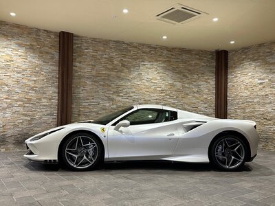 صورة 9 لـ 2021 Ferrari F8 SPIDER