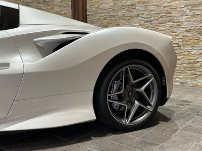 صورة 14 لـ 2021 Ferrari F8 SPIDER