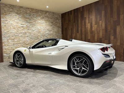 صورة 12 لـ 2021 Ferrari F8 SPIDER