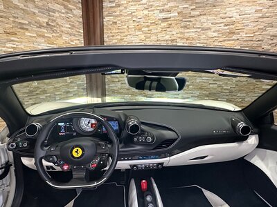 صورة 26 لـ 2021 Ferrari F8 SPIDER