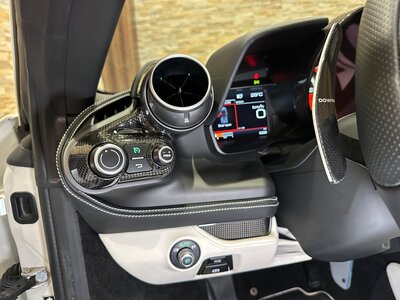 صورة 30 لـ 2021 Ferrari F8 SPIDER