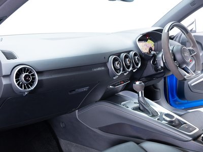 صورة 52 لـ 2018 AUDI TT RS COUPE