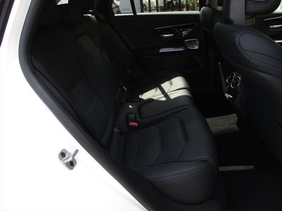 صورة 15 لـ 2025 Mercedes-BENZ GLC AMG