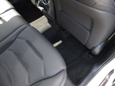 صورة 16 لـ 2025 Mercedes-BENZ GLC AMG