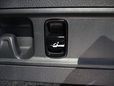 صورة 10 لـ 2025 Mercedes-BENZ GLC AMG