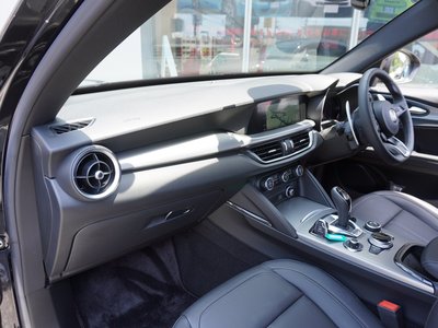 صورة 53 لـ 2025 ALFA Romeo STELVIO