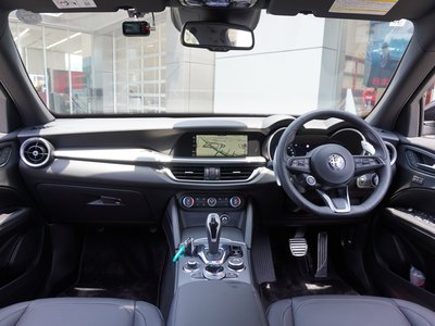 صورة 45 لـ 2025 ALFA Romeo STELVIO