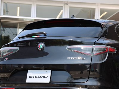صورة 17 لـ 2025 ALFA Romeo STELVIO