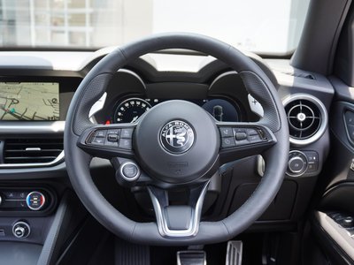 صورة 62 لـ 2025 ALFA Romeo STELVIO