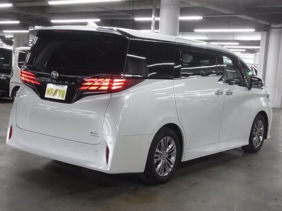 2023 Toyota ALPHARD — фото 6