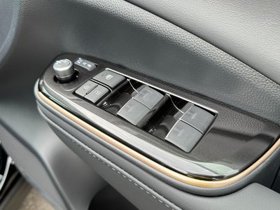 2025 Toyota CROWN SPORT 缩略图 70