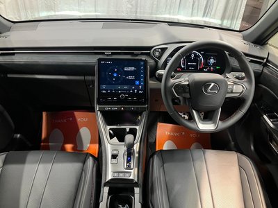 2025 Lexus LBX thumbnail 52